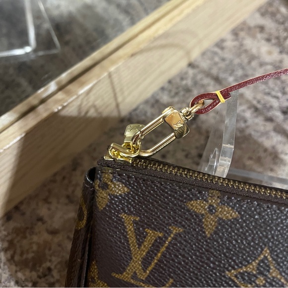 💯 Authentic Louis Vuitton Pochette Accessoires Old Model In The Monogram Canvas - Picture 10 of 12